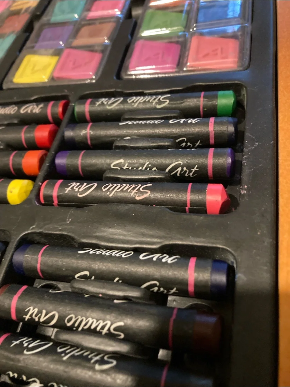 Darice Studio 71 deluxe art set